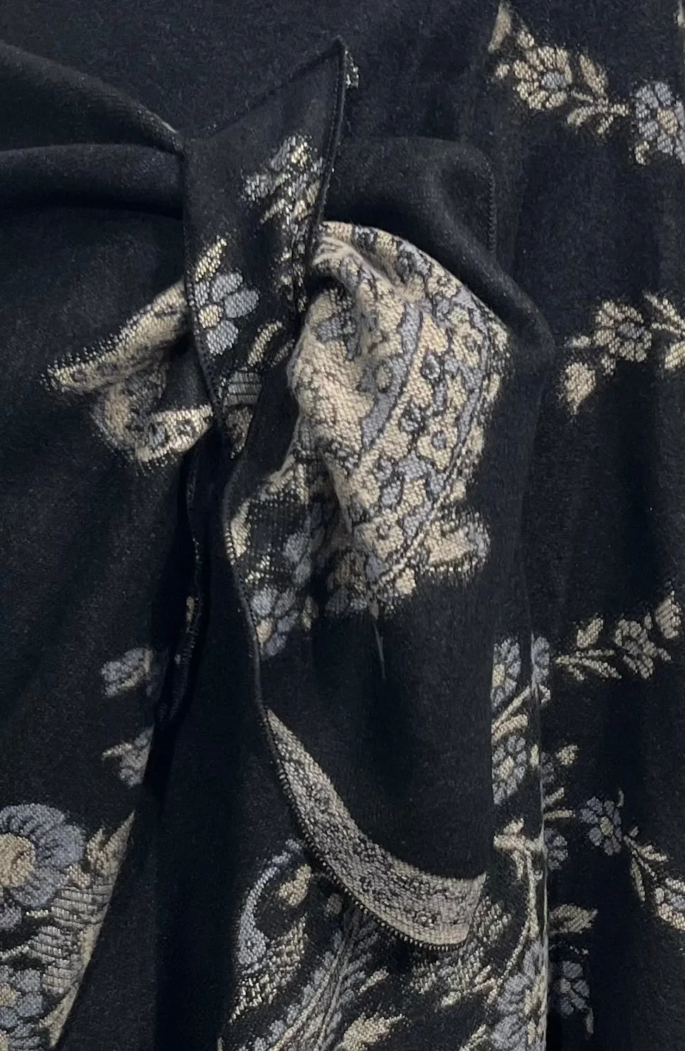 Black to Grey Paisley Reversible Cashmere Shawl